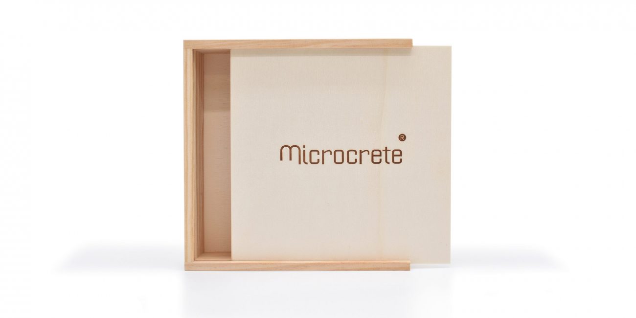 Caixa de madeira com tampa deslizante