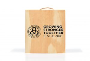 Caixa de madeira com fecho