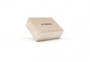 Caixa de madeira com fecho